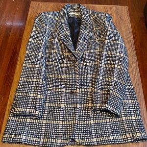 On trend tweed blazer